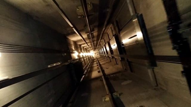 В шахте Лифта смотреть онлайн