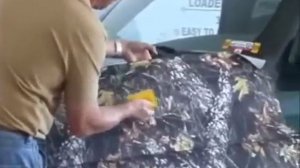 Наклейка камуфляжной пленки на автомобиль ч.1 из 6