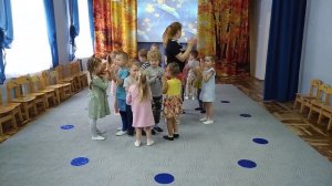 "Танец с дождиком" Евтодьевой Аллы / средняя группа/