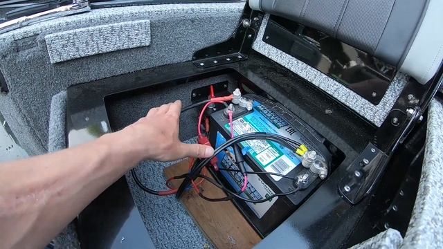 Тюнинг катера Northsilver | Установка motorguide xi5, Alternator, Poitn-1, Mariner зарядка, NME 200