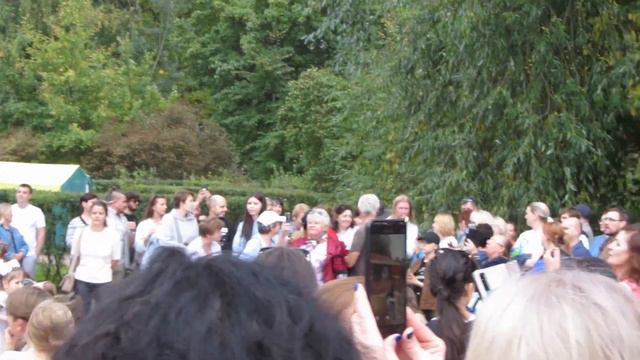 «Саксофон идёт в народ», – шоу-оркестр «Бит Джус». смотреть онлайн