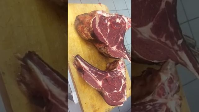 Сухое созревания мяса в шкафах Сварог, на видео обычная говядина 28 дней вызревания. смотреть онлайн