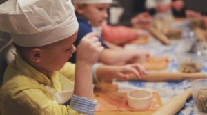 Детский мастер класс по лепке пельменей