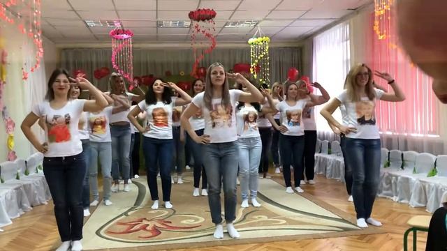 Утренник в детском саду. Танец мам для деток! смотреть онлайн