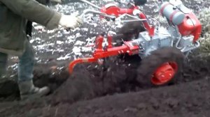 Мотор Сич. Вспашка с предплужником.