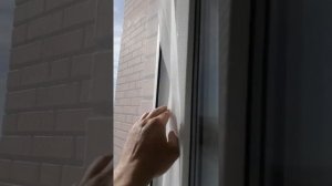 Установка противомоскитной сетки на пластиковое окно за 100 рублей!!!