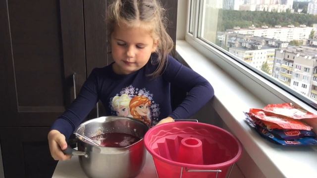 ТОРТ? ЖЕЛЕ малиновая ВКУСНЯТИНА? MyLittleSasha СУПЕР повар raspberry GUMMY CAKE Sasha chef