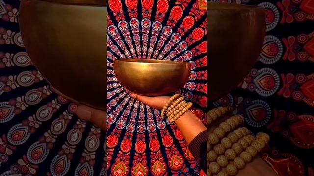 Put on your headphones and listen quietly to the beautiful bells from the singing bowls смотреть онлайн