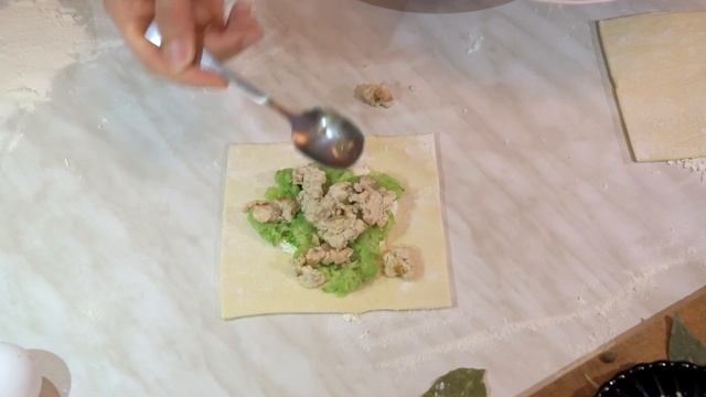 Конверты с мясом из слоёного теста. Быстро и легко! смотреть онлайн