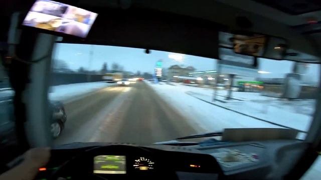 Выехал за рулём автобуса на маршрут зимой