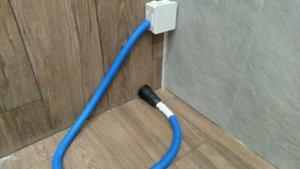 Сделал розетку для стиральной машины в ванной комнате