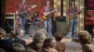 The Swinging Blue jeans - Hippy hippy shake 1976