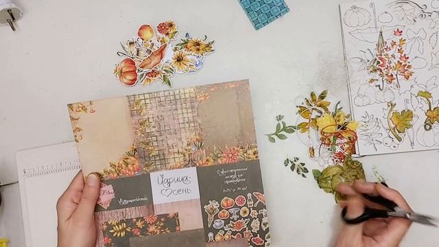 Украшение коробочки с мелками, от создания цветов и до нанесения брызг