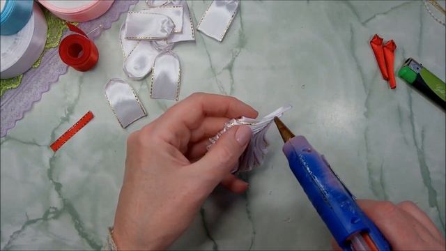 КАКОЙ ВАРИАНТ ПЁРЫШКА ВАМ ПОНРАВИЛСЯ БОЛЬШЕ, брошь канзаши ? DIY satin ribbon brooch