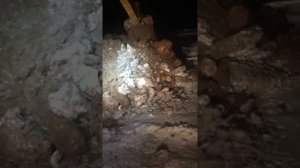 Как копать траншею под трубу диаметром 1400мм? Komatsu pc300