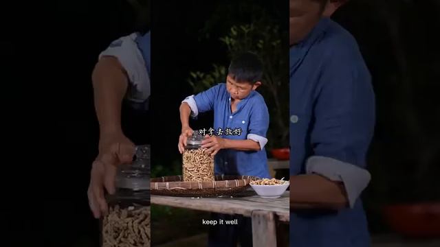 似蝉不是蝉，不言不语土里眠，一觉醒来在碗中
