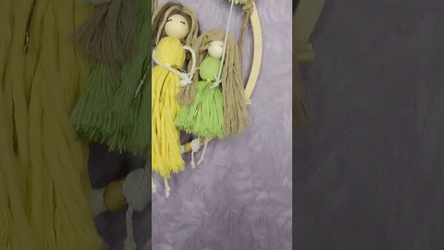 Портрет "Мама и дочка" из куколок макраме. Куколок мы сделали для себя, по нашему образу с дочкой😍