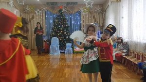 танец гусаров и барышень в детском саду