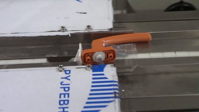 Упаковка дверных ручек смотреть онлайн