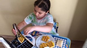 ??Вкусный завтрак ??за 5 минут/омлет в вафельнице