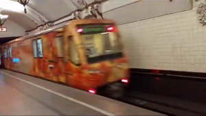 Поезд метро "Акварель". Необычные поезда Московского метро. Сергей Андрияки. Ритмы большого города)