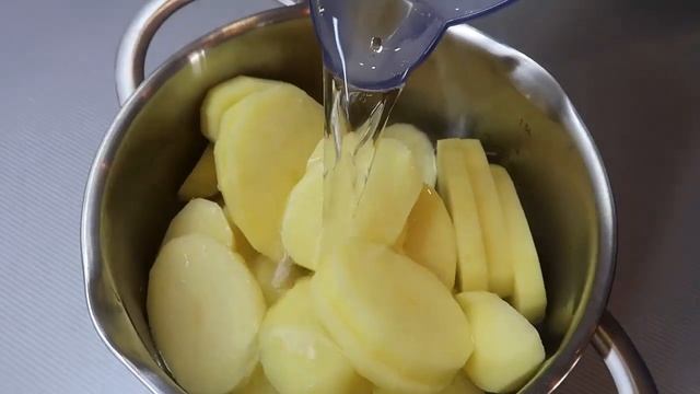 Картофель запечённый с розмарином и чесноком в духовке. Секрет очень вкусной картошки в духовке