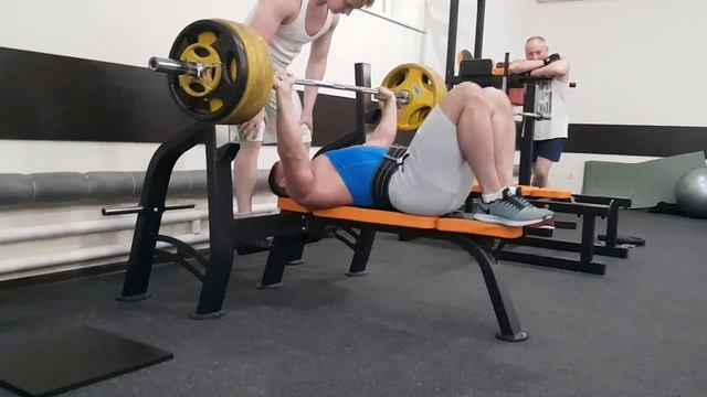 Жим лёжа 130 на 11 смотреть онлайн