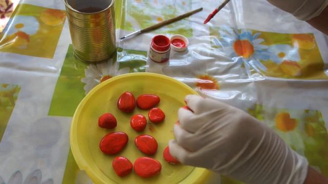 Чтобы дрозды не клевали ягоды: хитрый способ смотреть онлайн