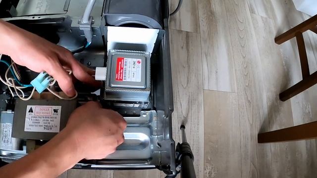 LG Microwave NO HEAT. How to fix it? смотреть онлайн