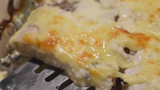 СОЧНЫЙ И НЕЖНЫЙ ГОЛЕЦ (ГОРБУША) В ДУХОВКЕ _ КУХНЯ57 смотреть онлайн