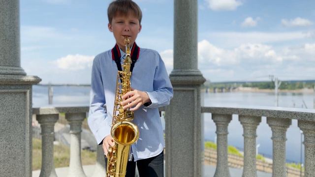 Walking On Sunshine-Михаил Морозов Ян Предеин- саксофон смотреть онлайн