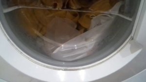 Небольшой фрагмент стирки на стиральной машине Hotpoint- Ariston ARSL100