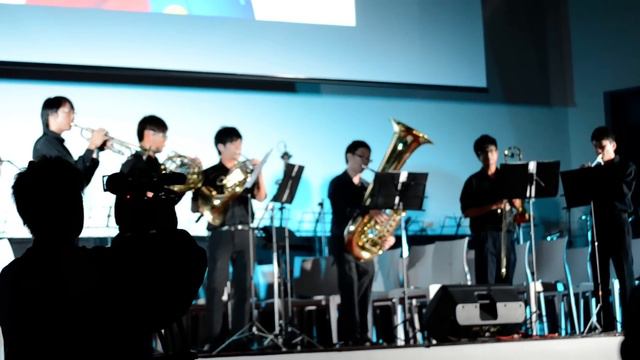 Mario Theme Song by the Air Brass смотреть онлайн