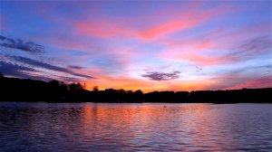 Закат над Озером. Красивый Закат. Небо на Закате. Небо, Озеро, Закат. Футажи для видеомонтажа