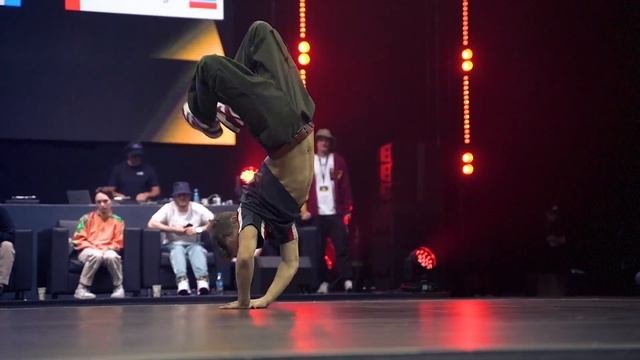 Bumblebee (Outstanding) At Break Rumble Khabarovsk 2022