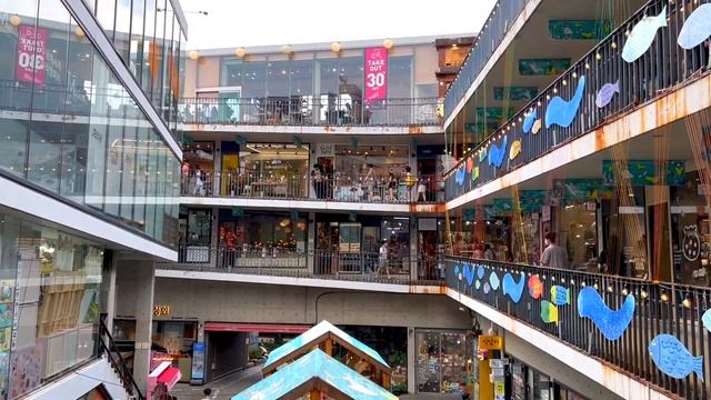 A walk in Insa-dong. A trip to Ssam-gil, a famous restaurant in Insa-dong. [Seoul trip 1-3] смотреть онлайн