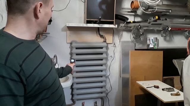 Установка Автономного отопителя (Фен-Вебасто)В гараже подключение выхлопа через батарею.