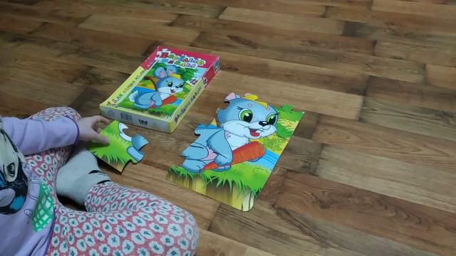 Собираю пазл. (Putting together a puzzle.)