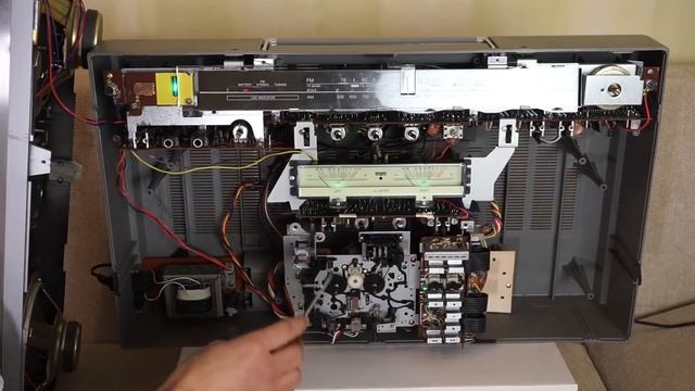 Тех. уголок Винтика и Шпунтика. Toshiba RT-S90 внутри или старость не радость. смотреть онлайн