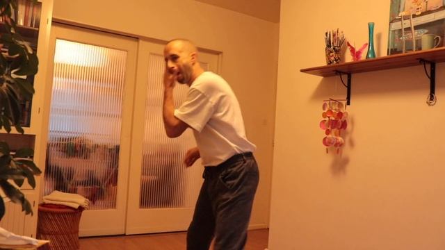 HOW TO STRETCH STRENGTH AND WARM UP FOR CAPOEIRA смотреть онлайн