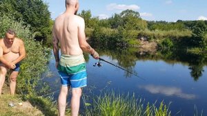 Речка Судость. Пляж, рыбалка на удочку.