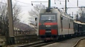 Поезд ту ту Жмеринка. Train buzzing us