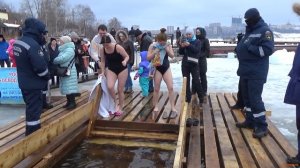 Крещенские купания 2020 в Ижевске 2 часть