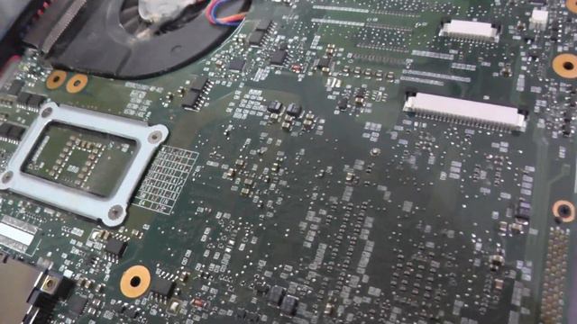 Ноутбук HP 6820s Сильно гудит и греется.