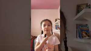Как нанести легкий макияж для детей