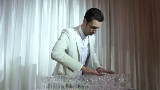 Артист оригинального жанра. Поющие бокалы (видео №3). www.iventashow.ru / +7 (495) 507-65-66