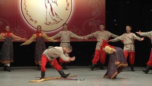 Пляска-игра "Крест-накрест"