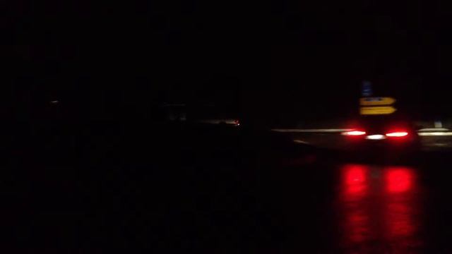 Ford Sierra 2,0 DOHC Driften im Kreisverkehr смотреть онлайн