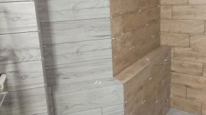 Керамогранит на стены в санузле. Контакты в описании