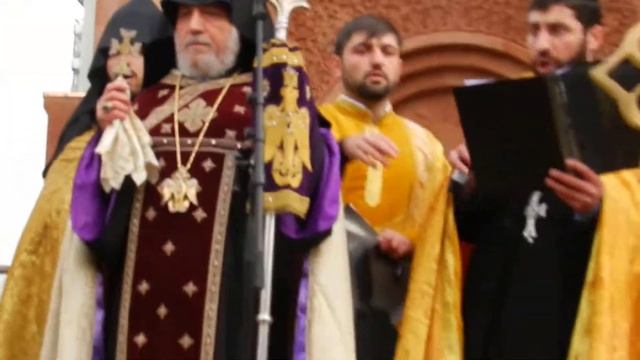 Армянский храм - Освящение крестов - 11 смотреть онлайн